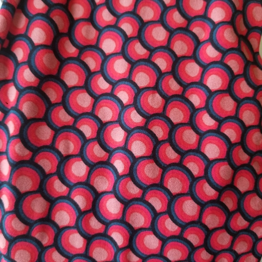 3/$25 LuLaRoe Leggings Scallop Design OS - Picture 2 of 4